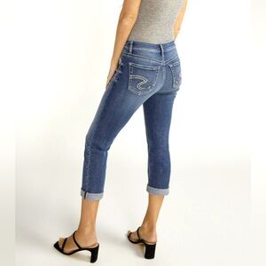 Silver Jeans Co. Elyse Mid-Rise Deconstructed Capri Women’s Size 28